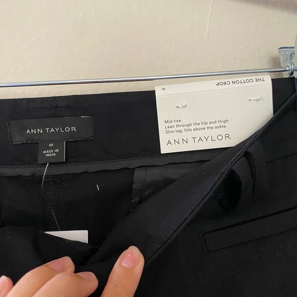 Ann Taylor The Cotton Crop Pant in Black sz 10 - Picture 3 of 5